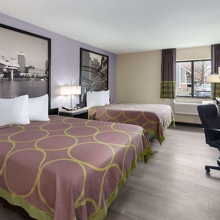 Super 8 By Wyndham Copley Akron Eksteriør bilde